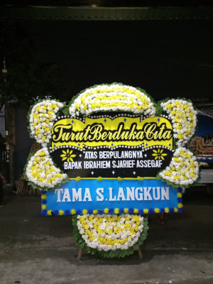 Papan Bunga Duka di Kairatu Barat