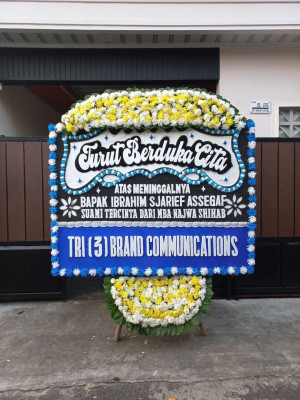 Papan Bunga Duka di Kairatu Barat